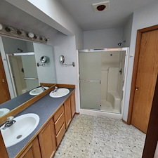 Fresh-and-Bright-North-Bend-Bathroom-Renovation 0